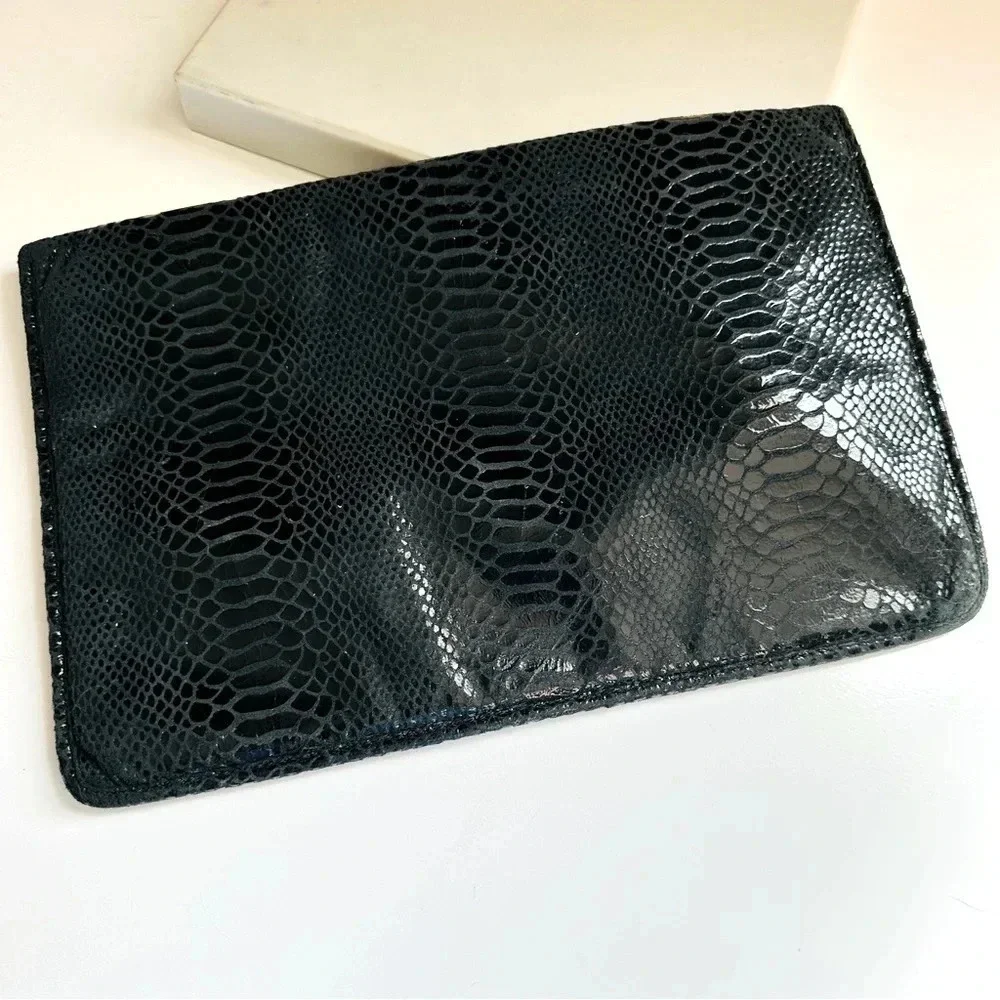 Micheal Kors Clutch/Ipad/Laptop Sleeve
